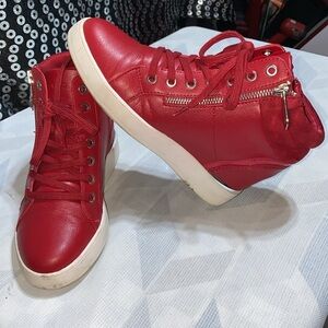 Aldo women Sneaker red Sz 7